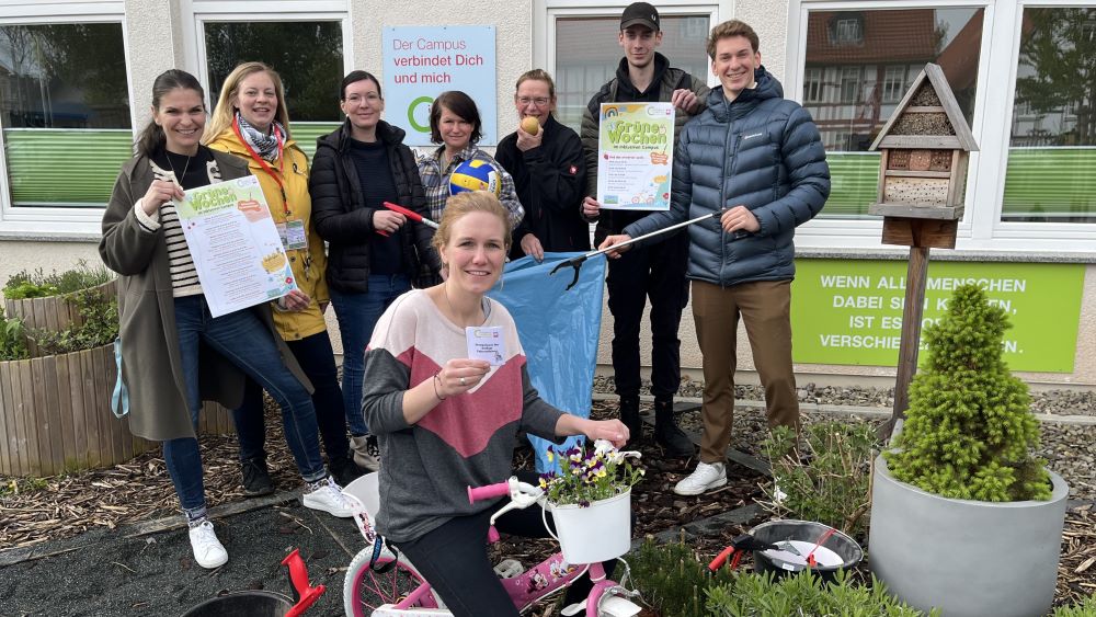 Isabel Lubojanski (l.) und das Campus-Team bereiten die Grünen Wochen vor. | Foto: Caritas
