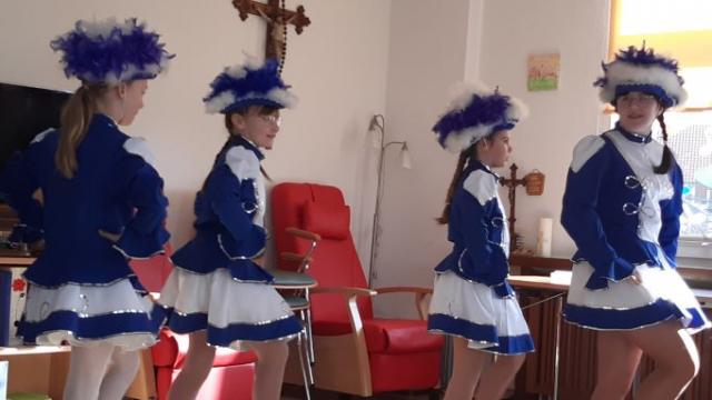 Die Mingeröder Kindergarde zeigte ihr Können in der Caritas-Tagespflege. | Foto: Caritas