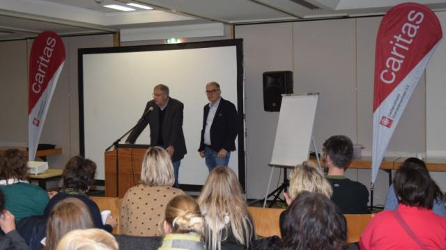 Die Caritas-Vorstände Ralf Regenhardt (l.) und Holger Gatzenmeyer sprechen beim Elisabethtag. | Foto: Johannes Broermann / cps