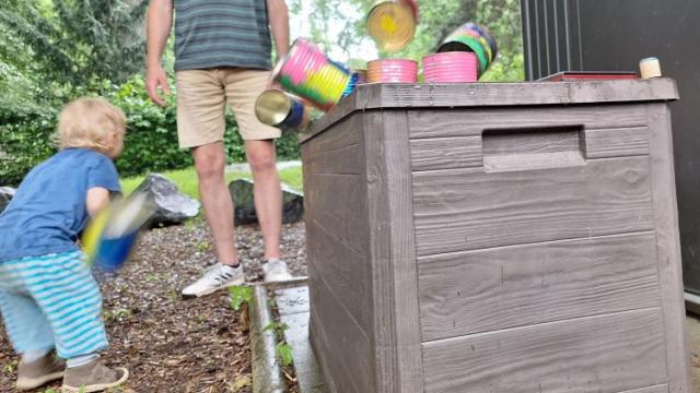 Schubkarrenrennen, Dosenwerfen sowie "Kaffee und Kuchen" gehörten zum Festprogramm. | Foto: Johannes Broermann / cps