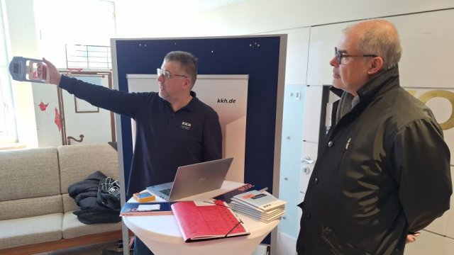 Das Foto zeigt den Stand der KKH.