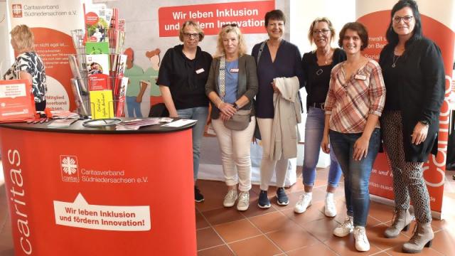 Das Team der Caritas Südniedersachsen freut sich auf interessierte Gäste. | Foto: Iris Blank / kpvd