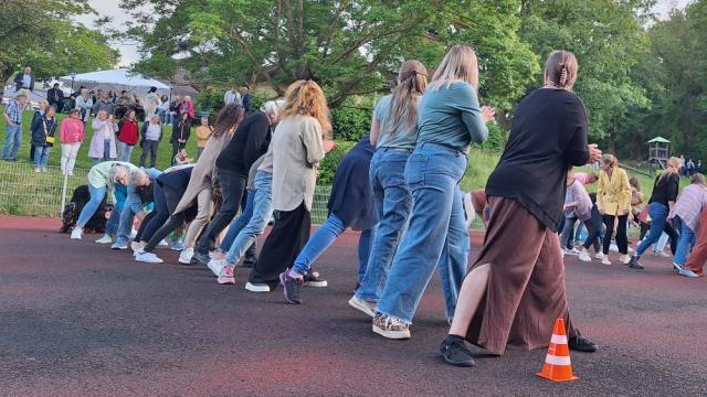 Teamarbeit gefragt: ein Ball muss weitergegeben werden. | Foto: Johannes Broermann